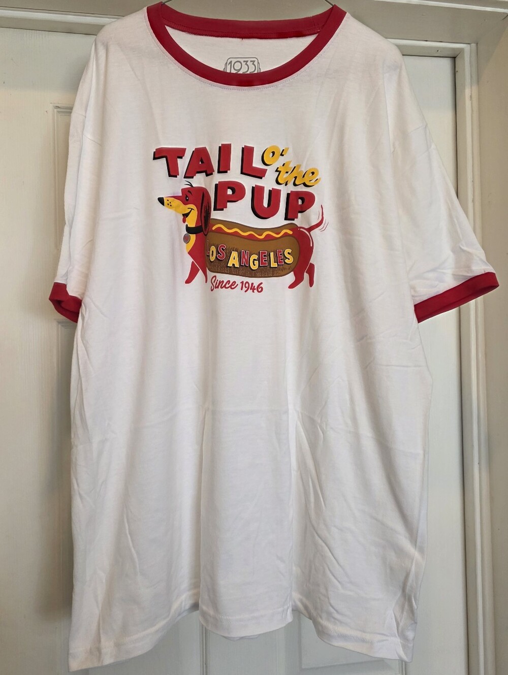 New Tail of the Pup White Los Angeles & Red Graphic Tee XL